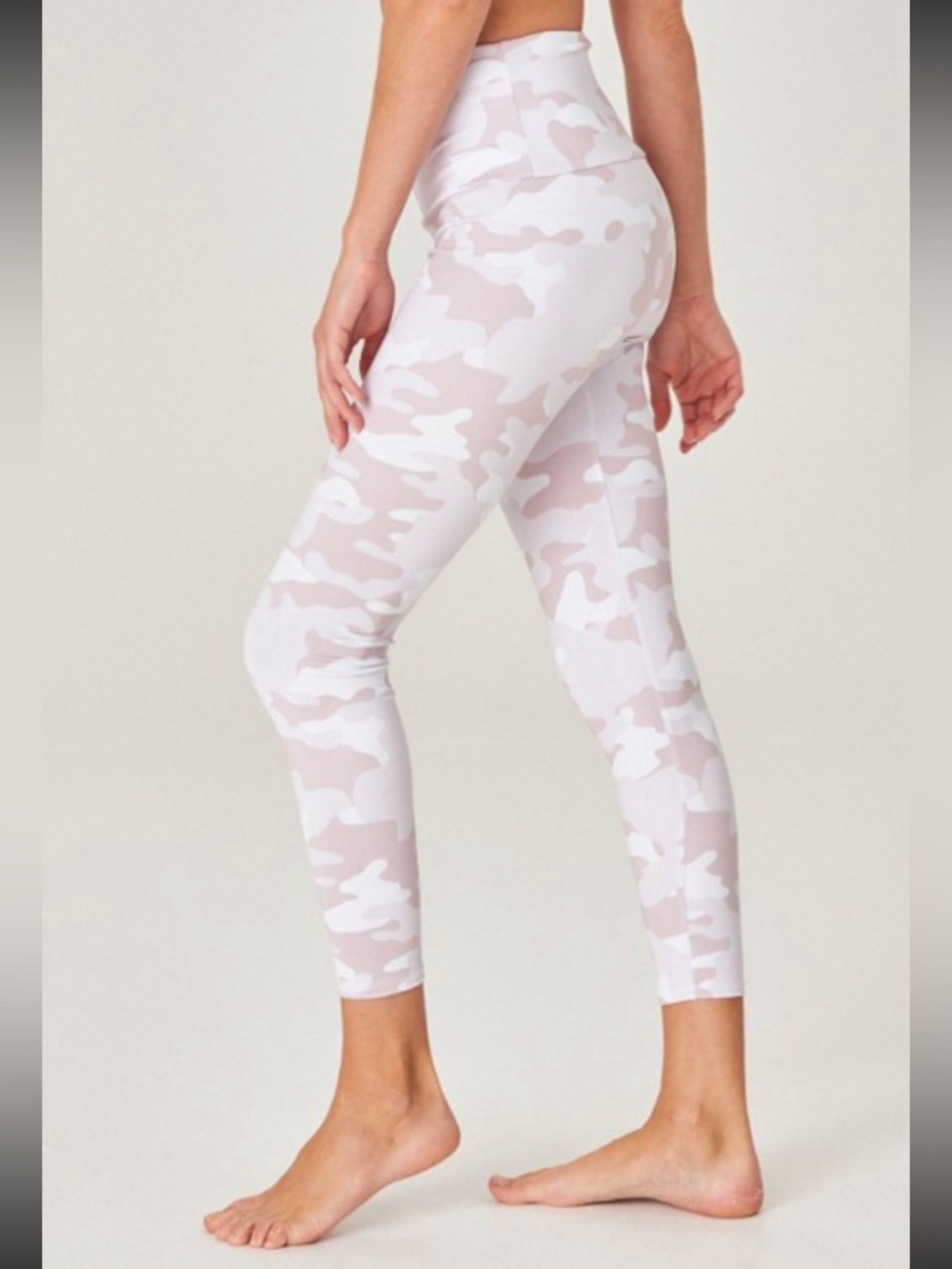 Onzie High Rise Midi Legging White and Beige Camo XL - NWT